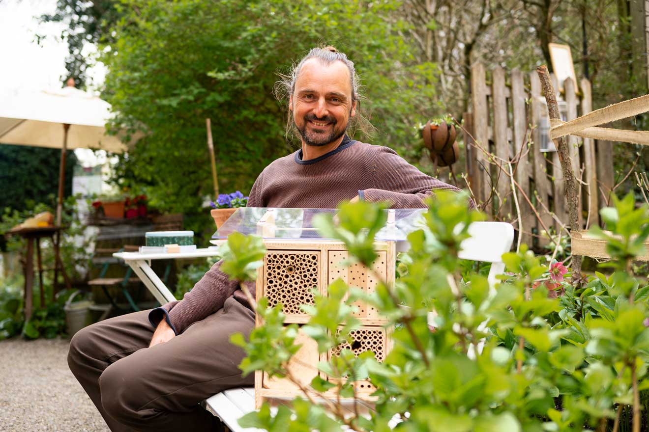 Tom Strobl «Ein grüner Rasen reicht den Wildbienen nicht»